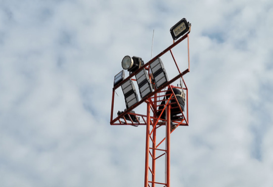 LED High Mast Light Standards Standardy oświetlenia masztowego LED