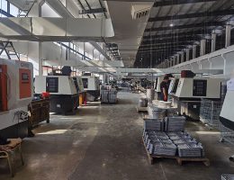 pusta aluminiowa obudowa