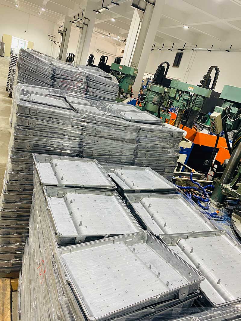 odlewana-obudowa-reflektora